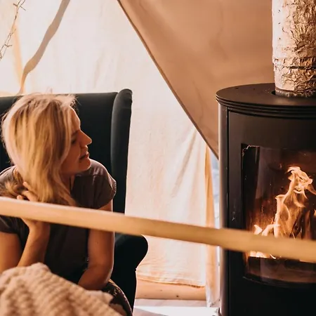 Luxe tent Vegan House *